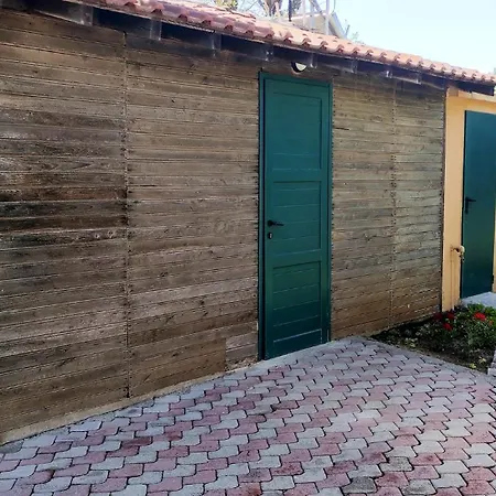 Wooden House / Nea Roda, Halkidiki Tatil Evi Nea Roda